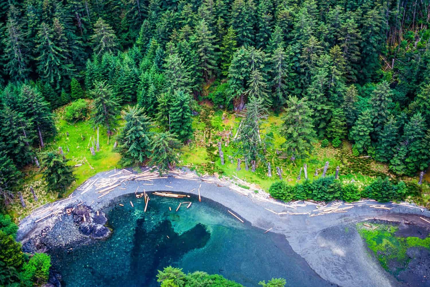 Immagine aerea di Ninstints, Haida Gwaii, BC, Canada
