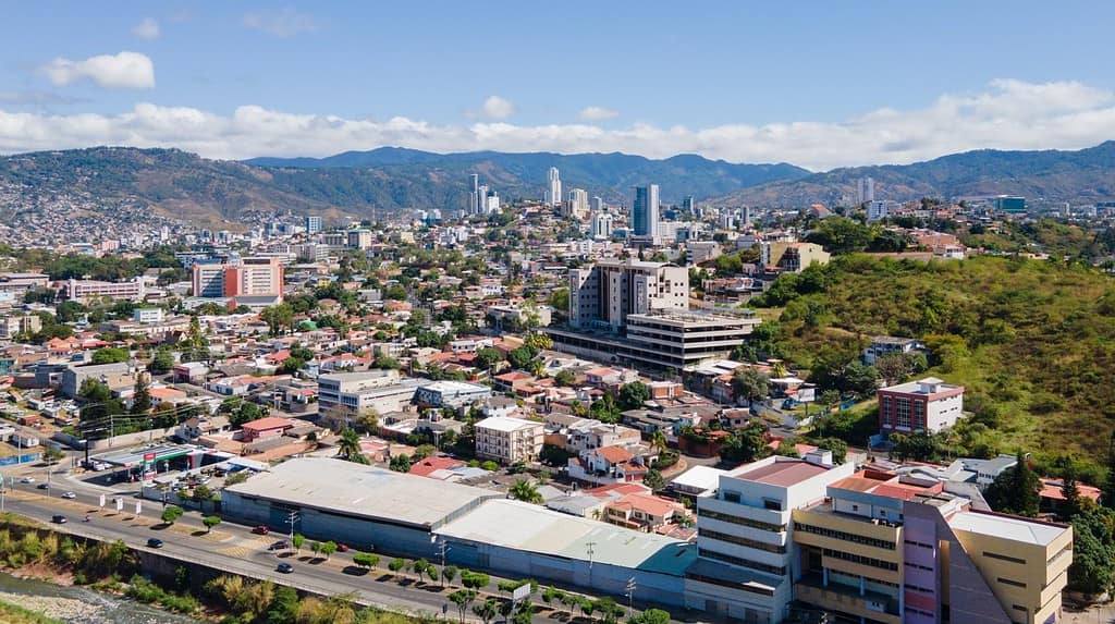 Vista panoramica aerea su Tegucigalpa, la capitale dell'Honduras