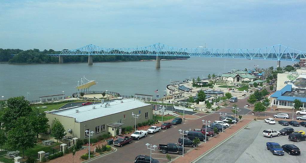 vista di Owensboro lungo il fiume Ohio