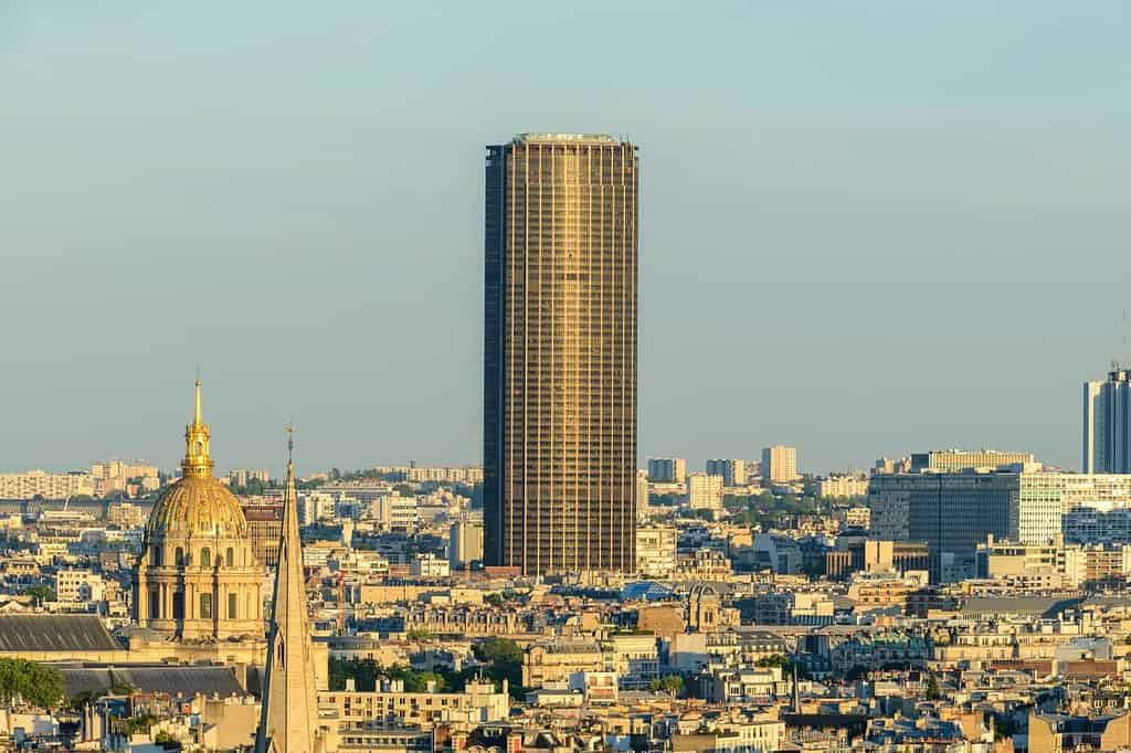 La cattedrale americana, Les Invalides e la torre Montparnasse, in Europa, Francia, Ile de France, Parigi, in estate, in una giornata di sole.