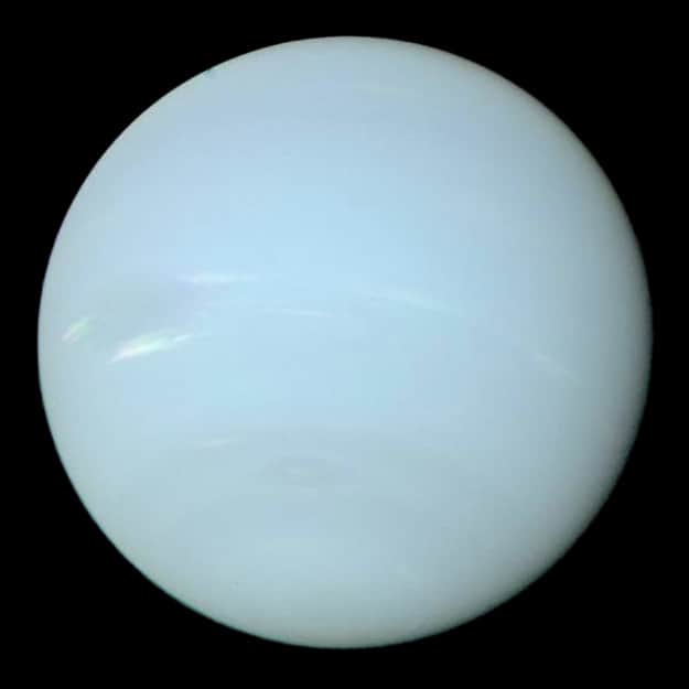 Gli astronomi dell'Università di Oxford hanno rielaborato le immagini di Nettuno con nuovi dati provenienti dal telescopio spaziale Webb e hanno scoperto che è molto più vicino a Urano nel colore di quanto pensassimo.