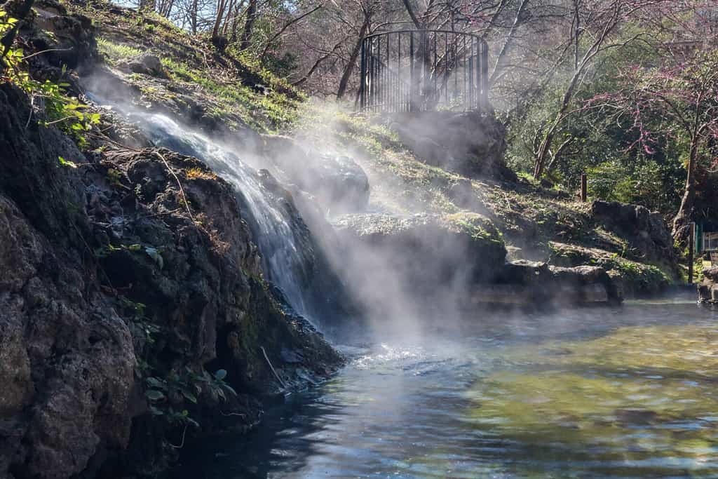 Cascata dell'acqua calda, parco nazionale di Hot Springs