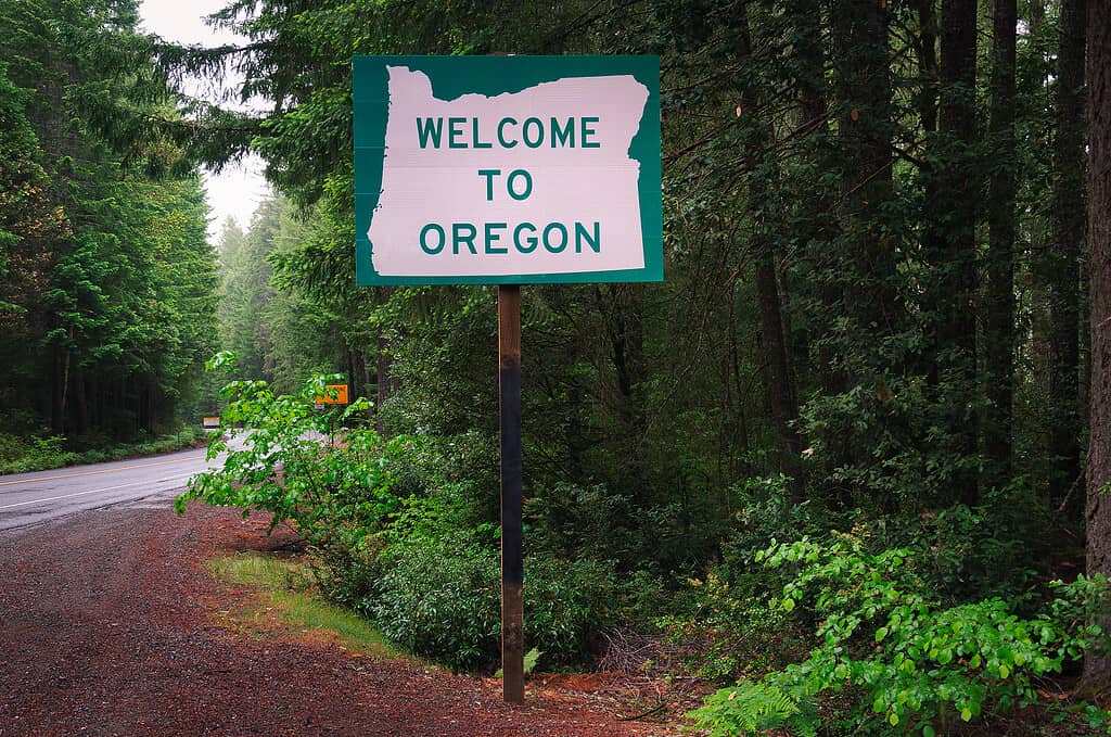 Benvenuti al cartello dello stato dell'Oregon