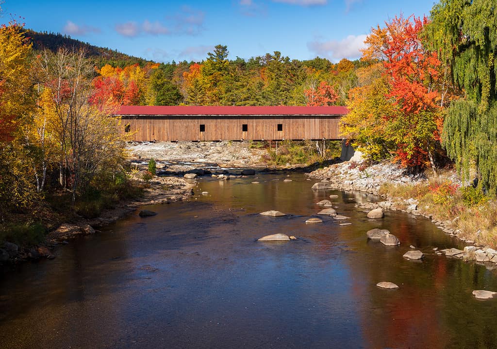 Jay Ponte coperto nello stato di Adirondacks NY