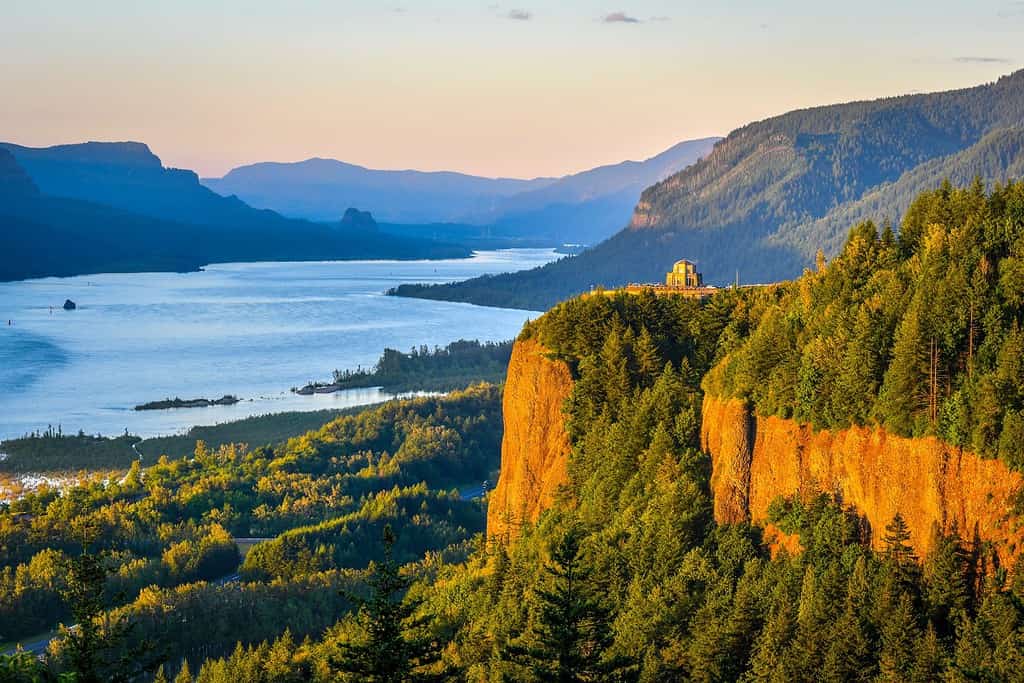 Tramonto alla Columbia River Gorge, Oregon-USA