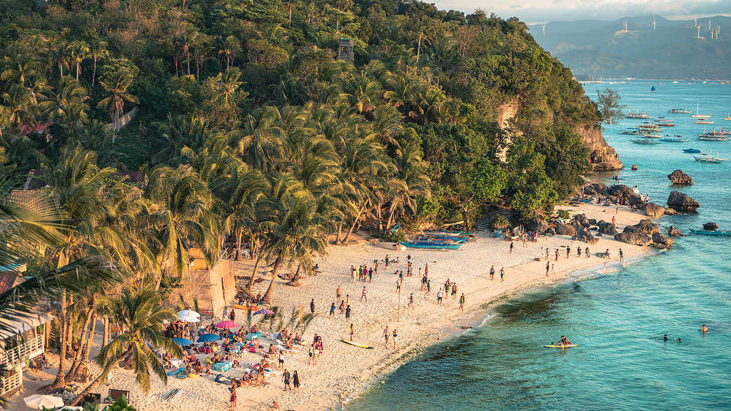 Diniwid Beach durante il tramonto, Boracay, Filippine