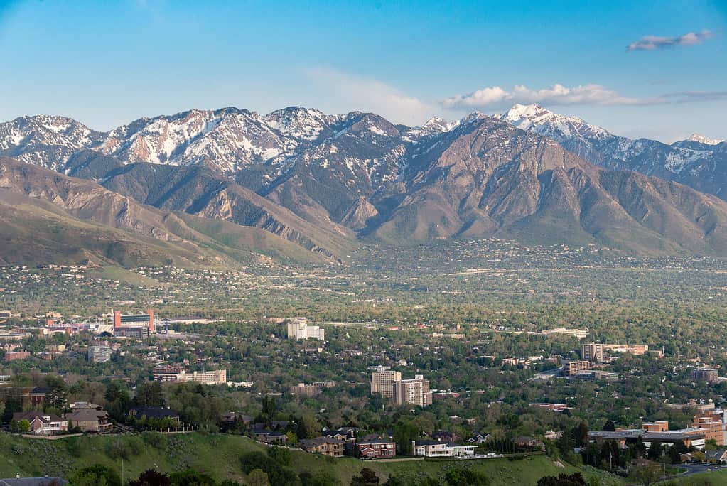 Vista sulle montagne innevate che circondano Salt Lake City