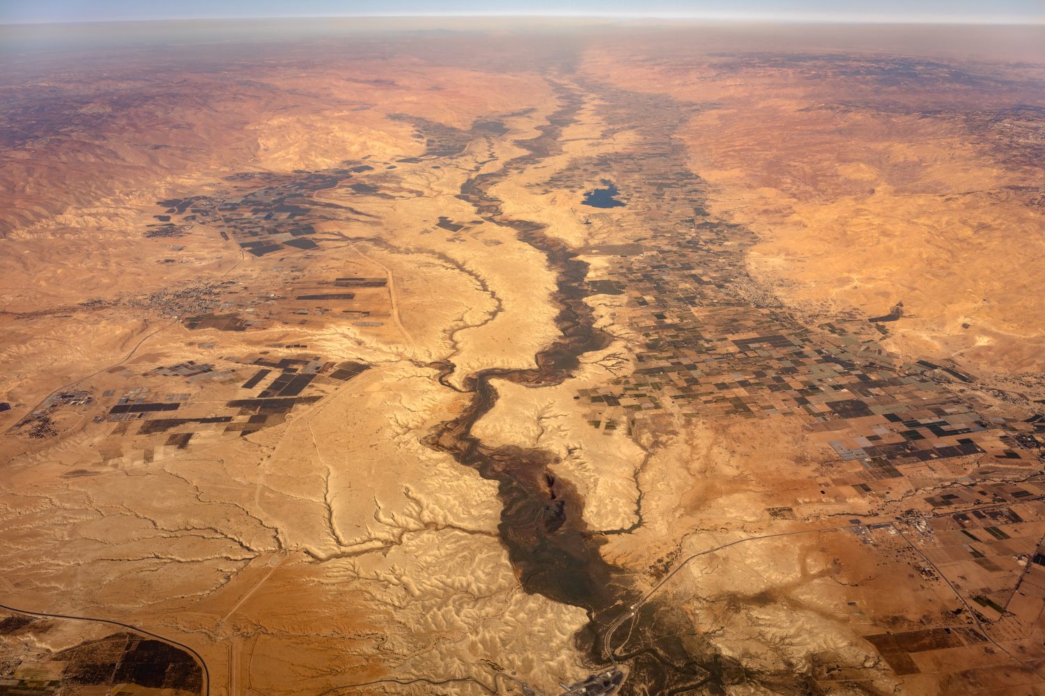 Veduta aerea del fiume Giordano al confine con la Giordania e la Cisgiordania