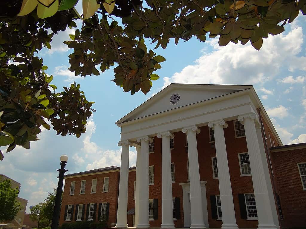 Gli 8 campus universitari più belli del Mississippi ti lasceranno senza parole
