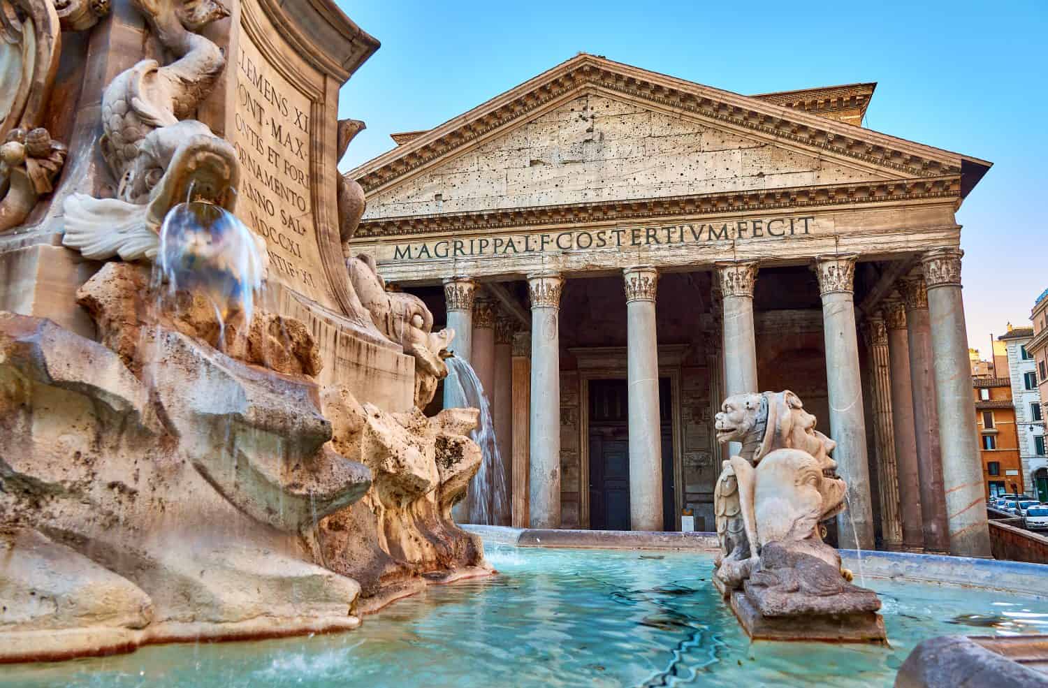 vista della fontana vicino al pantheon, roma