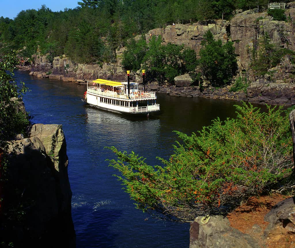 Battello fluviale sul fiume St. Croix nel Minnesota