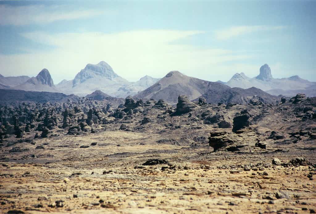 I Monti Tibesti ospitano un'isola celeste nel deserto del Sahara.