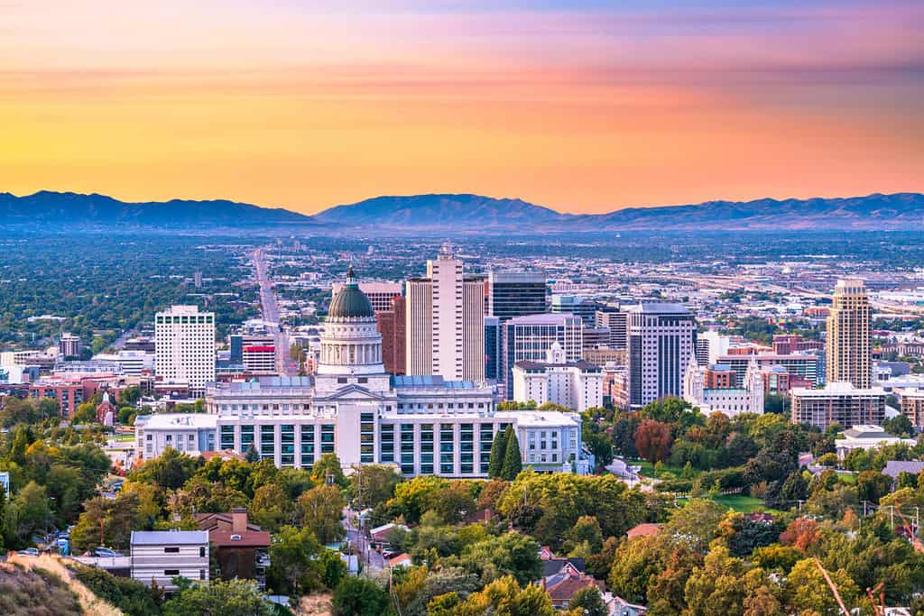 Salt Lake City, Utah, Stati Uniti d'America skyline del centro città al crepuscolo.