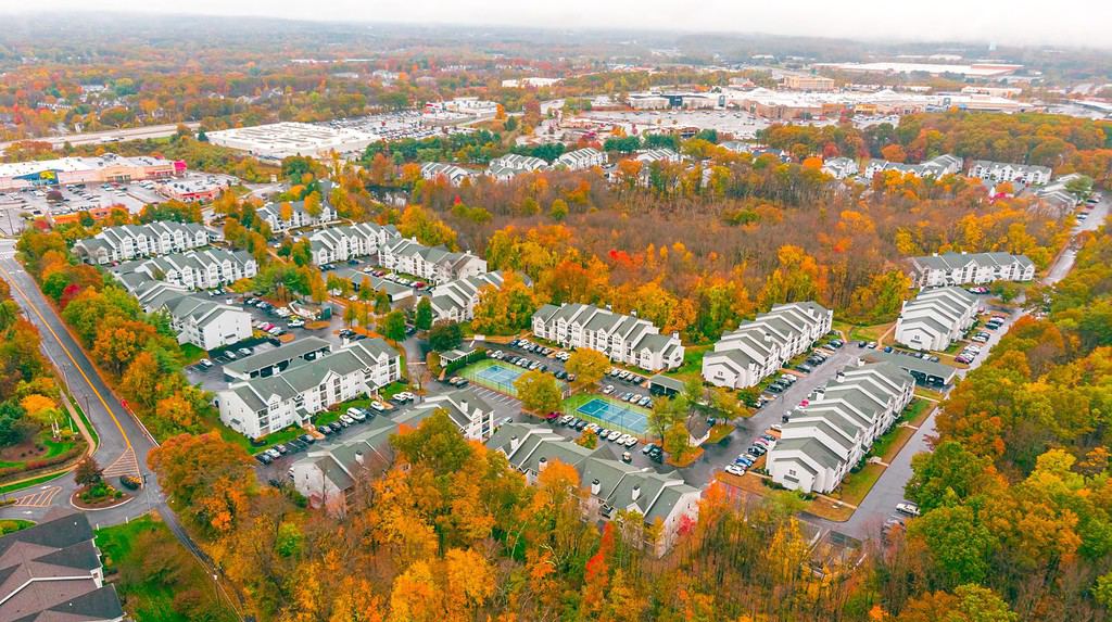 Veduta aerea dei colori autunnali a Manchester, Connecticut, Stati Uniti