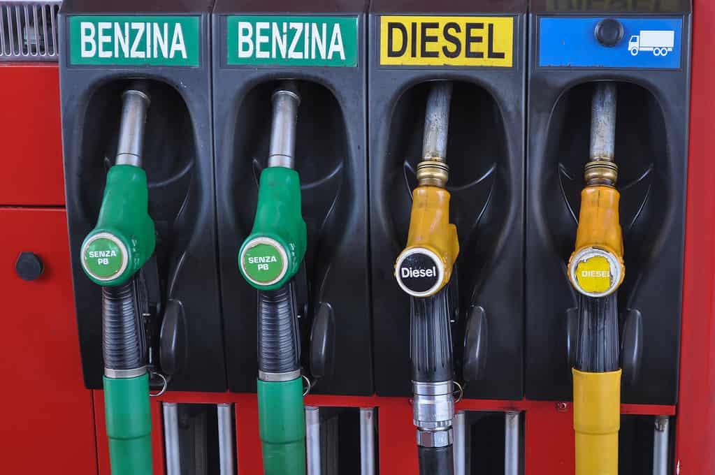 Distributore di benzina italiano