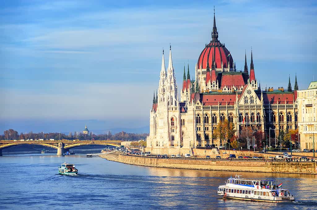 Il palazzo del Parlamento sul fiume Danubio, Budapest, Ungheria