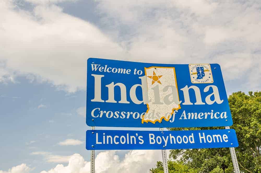 Bella nuova insegna per accogliere i viaggiatori nello stato dell'Indiana, Crossroads of America e Lincoln's Boyhood Home. Anche l’Indiana ha festeggiato duecento anni nel 2016.